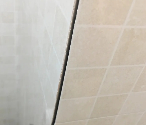 合肥市瓷砖空鼓维修公司分享阳台瓷砖脱落的修复过程可以分为以下几个步骤